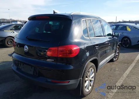 2017 Volkswagen Tiguan 2.0T Wolfsburg Edition z USA, uszkodzony, nr VIN WVGSV7AX5HK027754